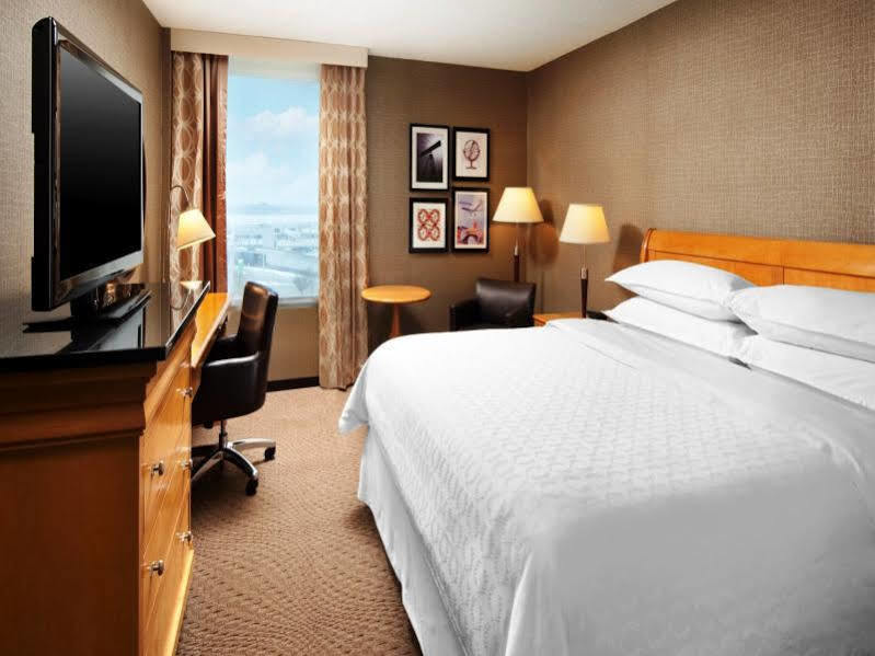 Sheraton Cleveland Airport Hotel Exteriér fotografie
