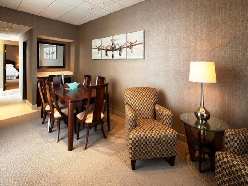 Sheraton Cleveland Airport Hotel Exteriér fotografie