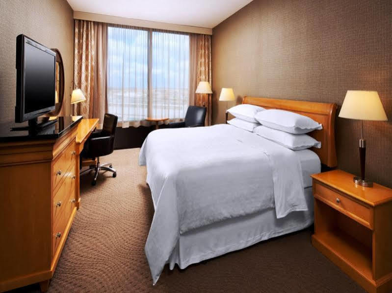 Sheraton Cleveland Airport Hotel Exteriér fotografie