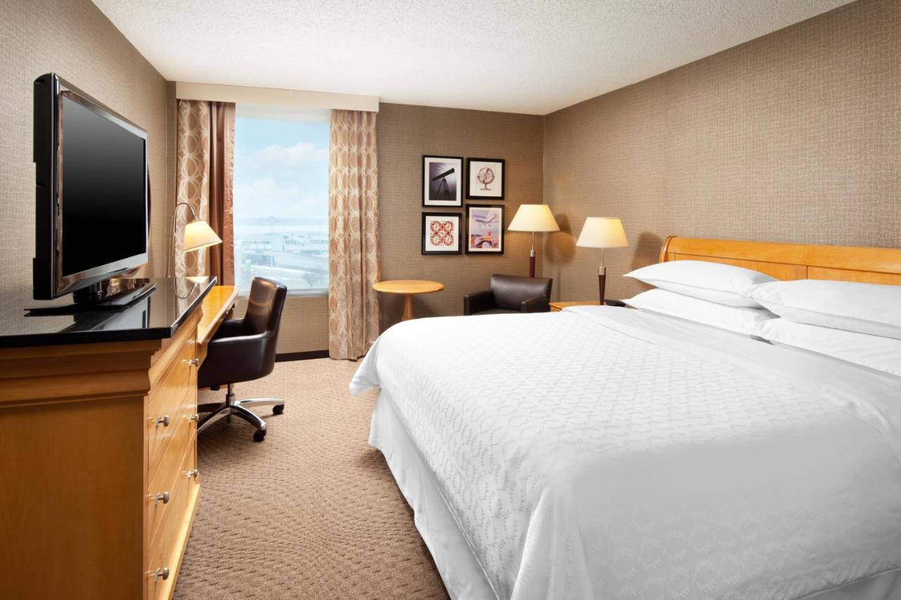 Sheraton Cleveland Airport Hotel Exteriér fotografie