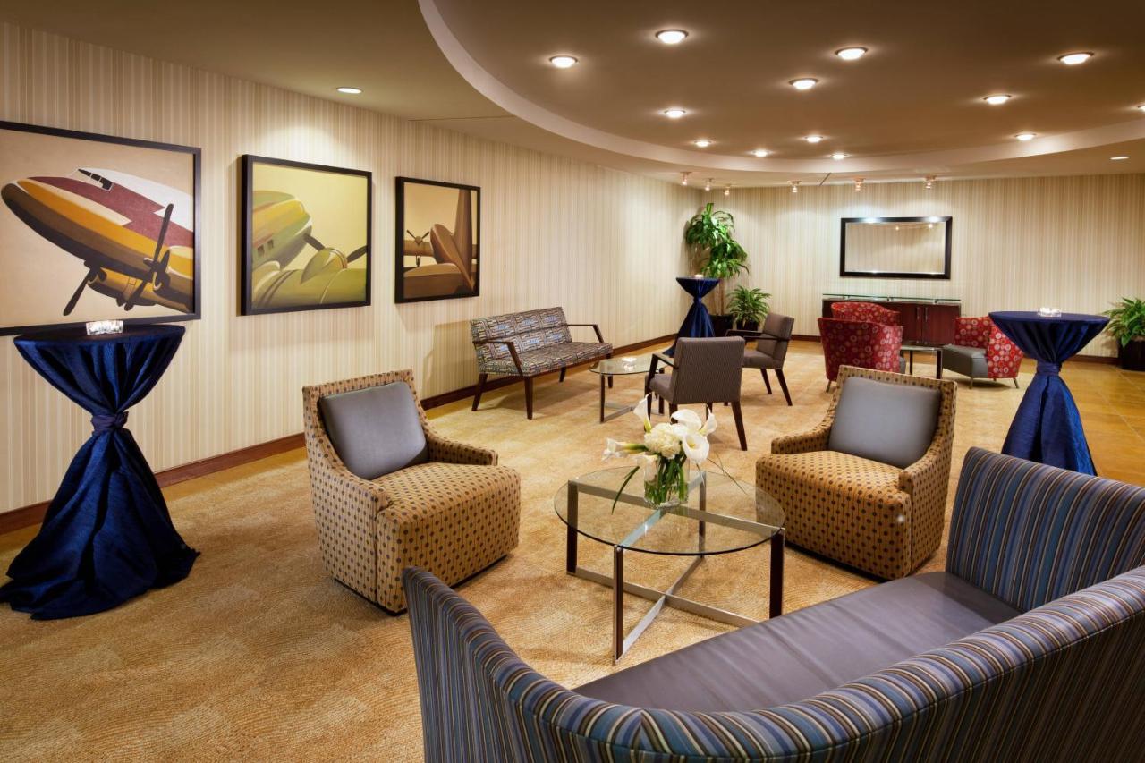 Sheraton Cleveland Airport Hotel Exteriér fotografie